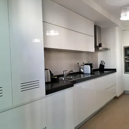 Modern Rocha Prime Flat *
