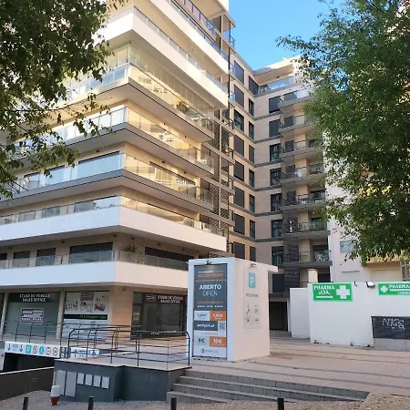 Modern Rocha Prime Flat * Portimao
